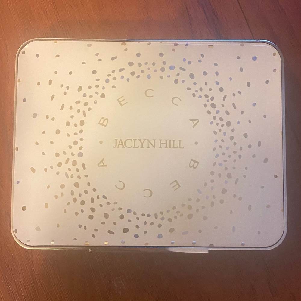 Becca x Jaclyn Hill Champagne Collection Face